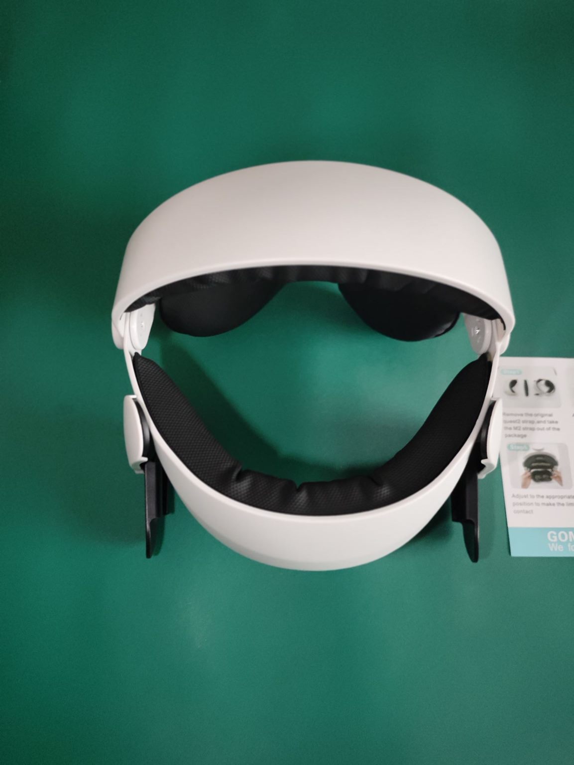 Oculus Quest 2 VR Head Strap - included item or label detail