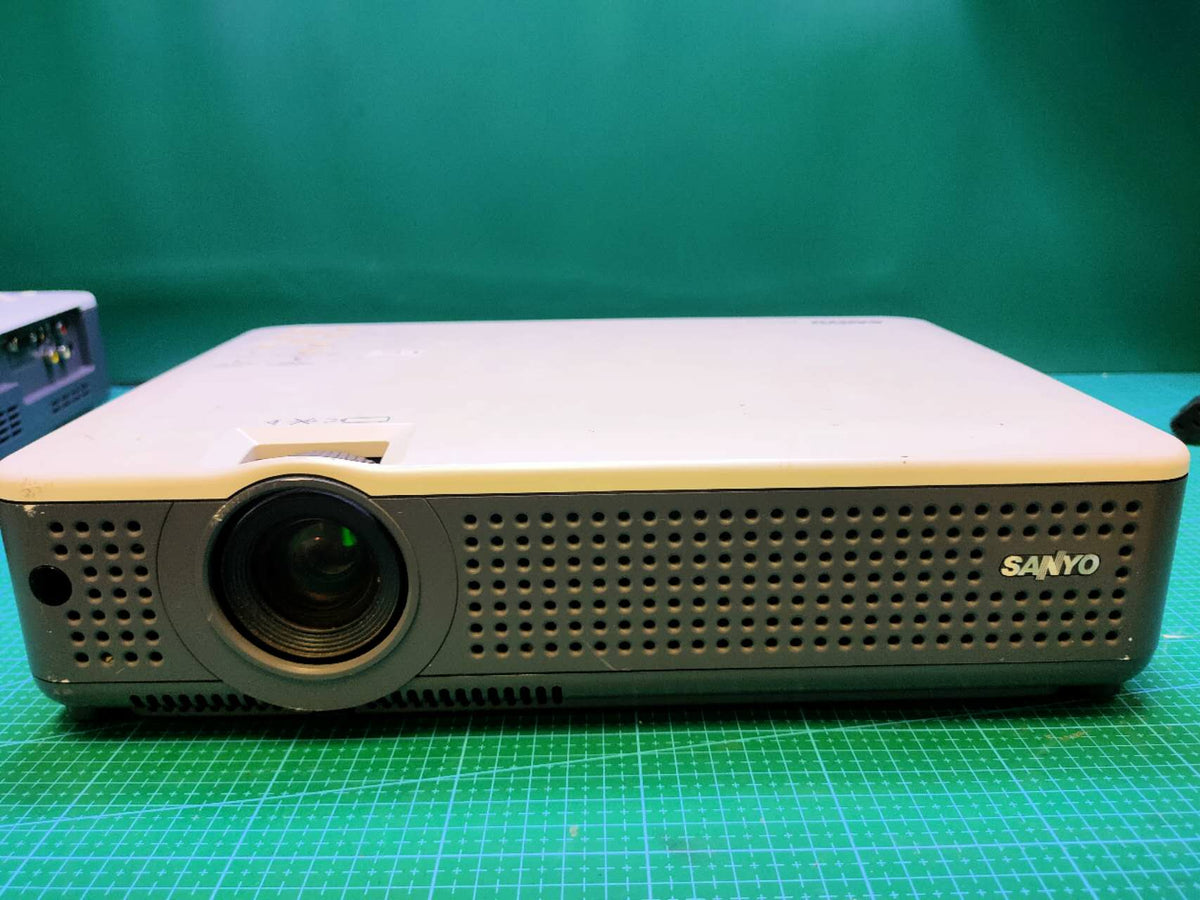 Projector Sanyo PLC-XU75 For Home Use Projectors