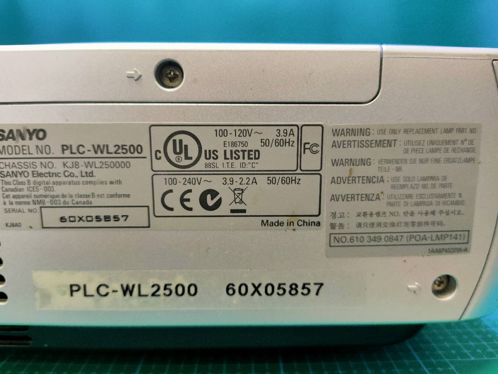Projector Sanyo PLC-WL2500 For Home Use Projectors - Retail & Event Display - ports, accessories or control detail
