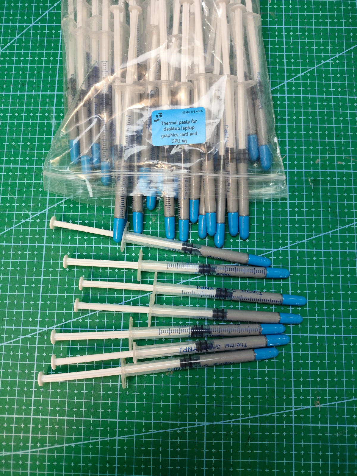 Thermal paste for desktop laptop graphics card and CPU 4g - processor main view