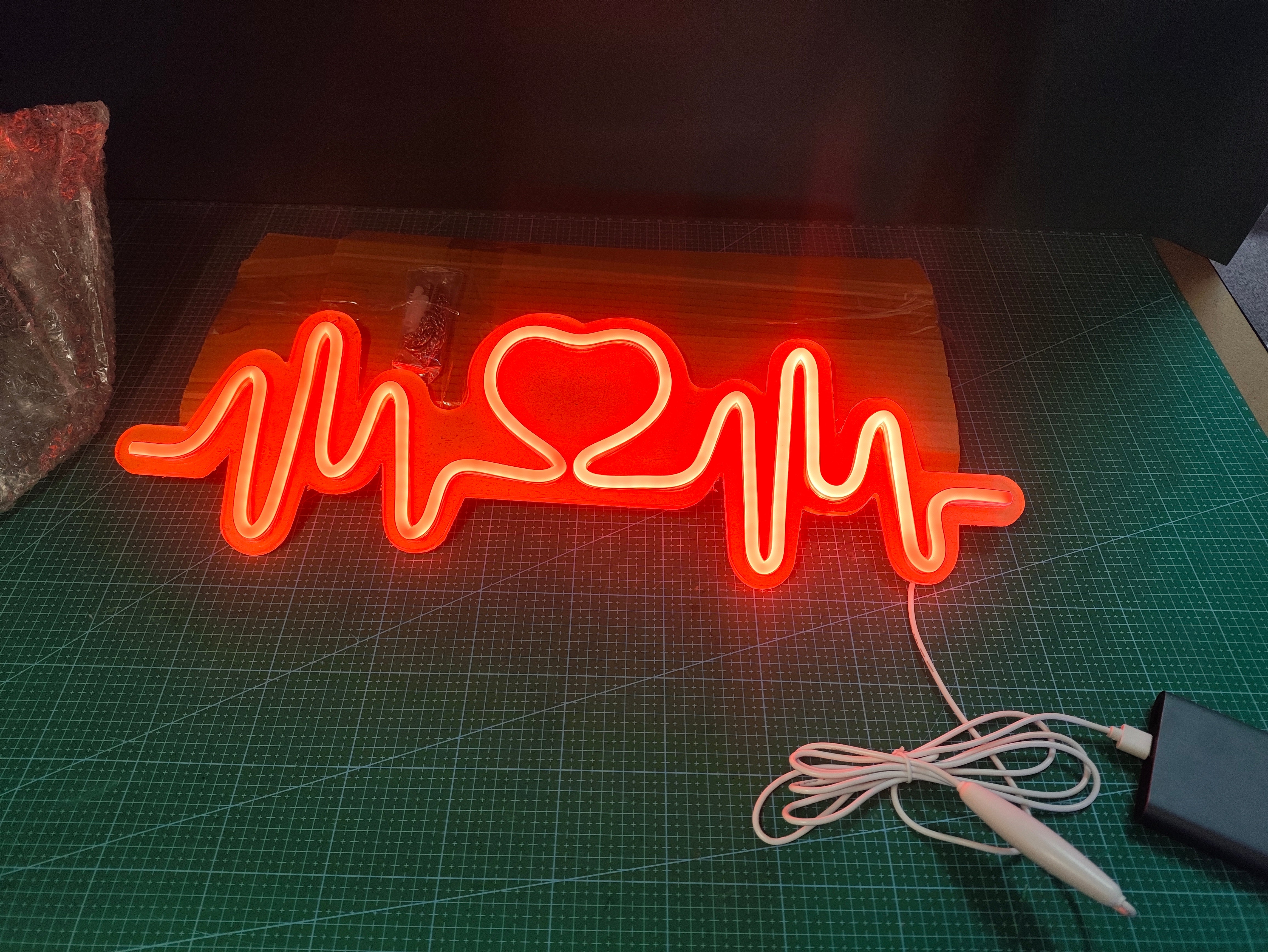 Heartbeat LED Neon Sign - 52cm Dimmable USB NEW - main product photo